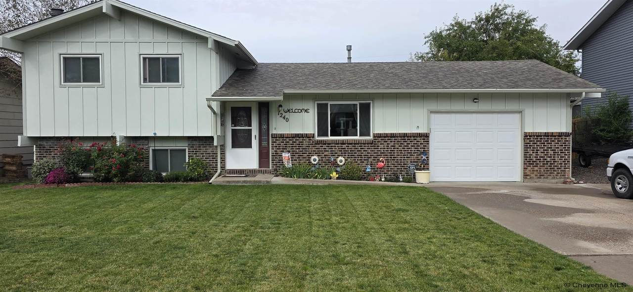 1240 Madison Ave - Photo 1