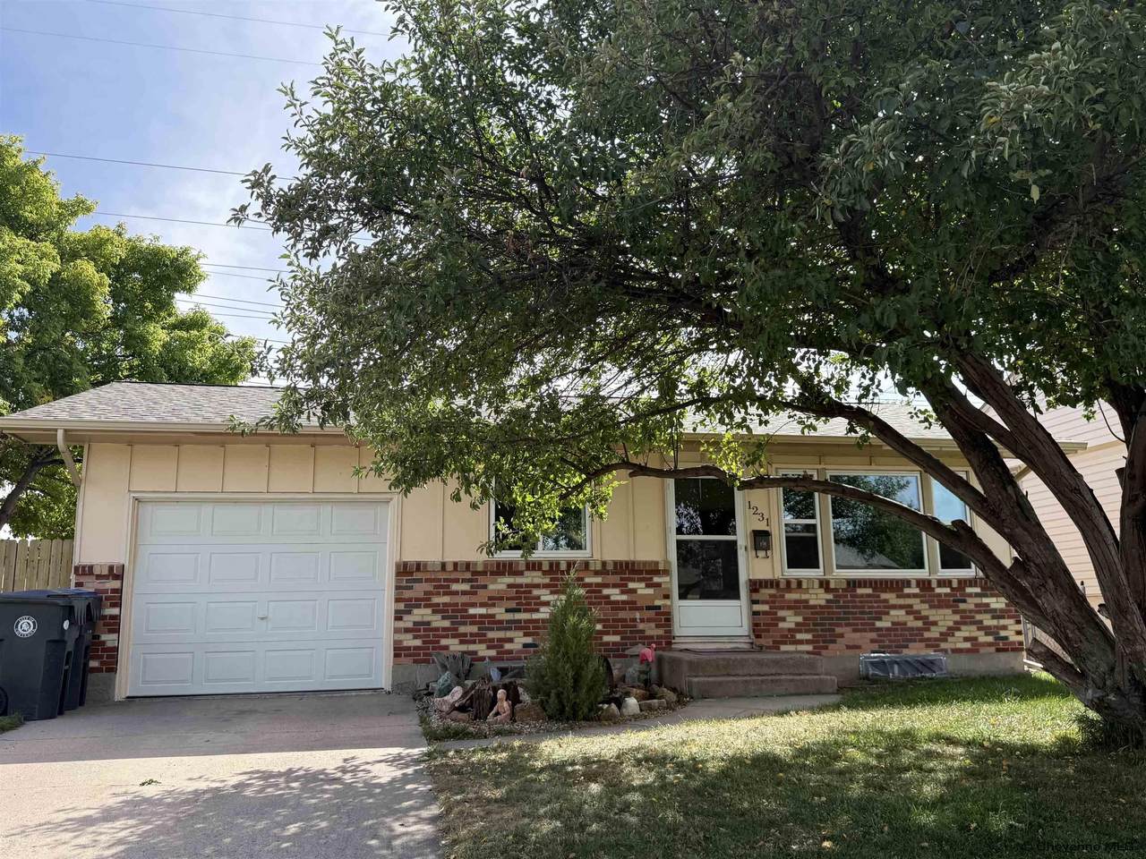 1231 Jefferson Rd - Photo 1