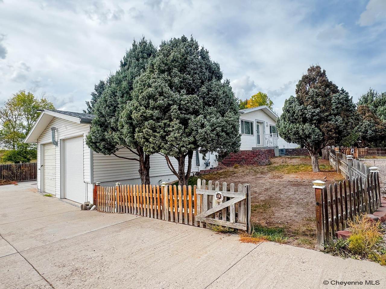 2310 Milatzo Ave - Photo 1