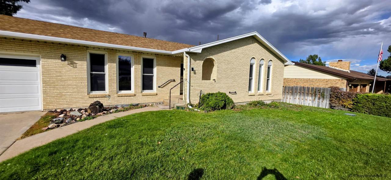 822 Evergreen St - Photo 1