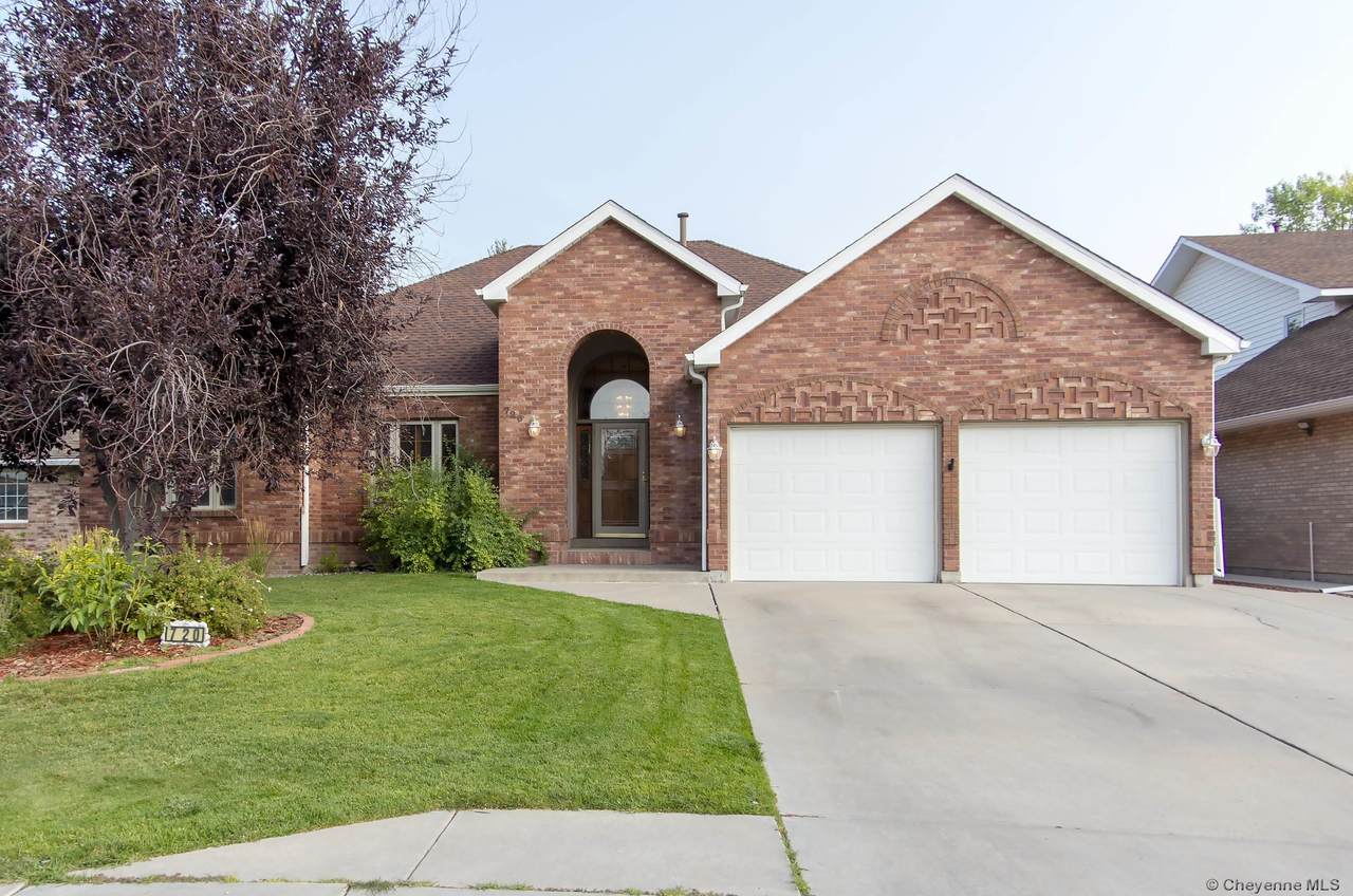 720 Cypress Ln - Photo 1