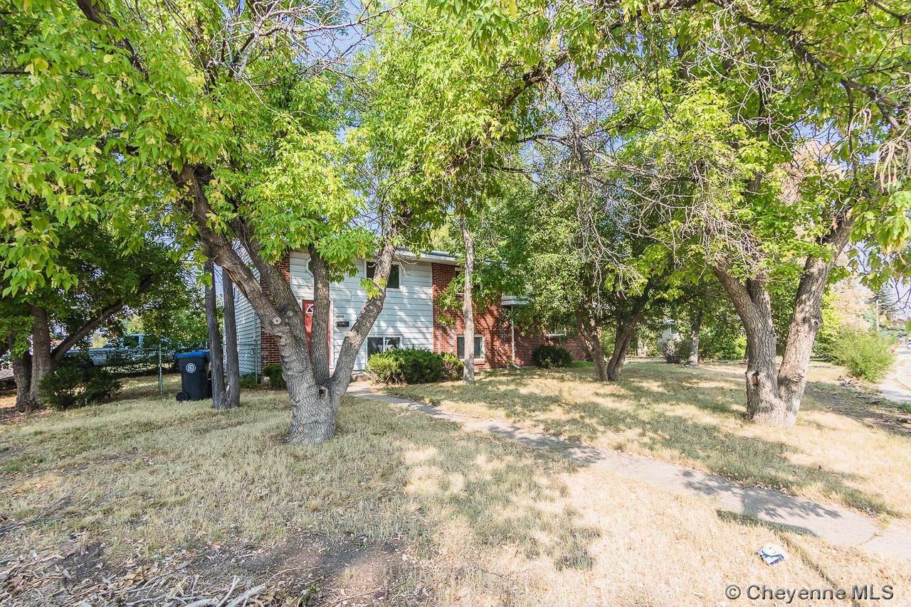 3924 10TH ST - Photo 1