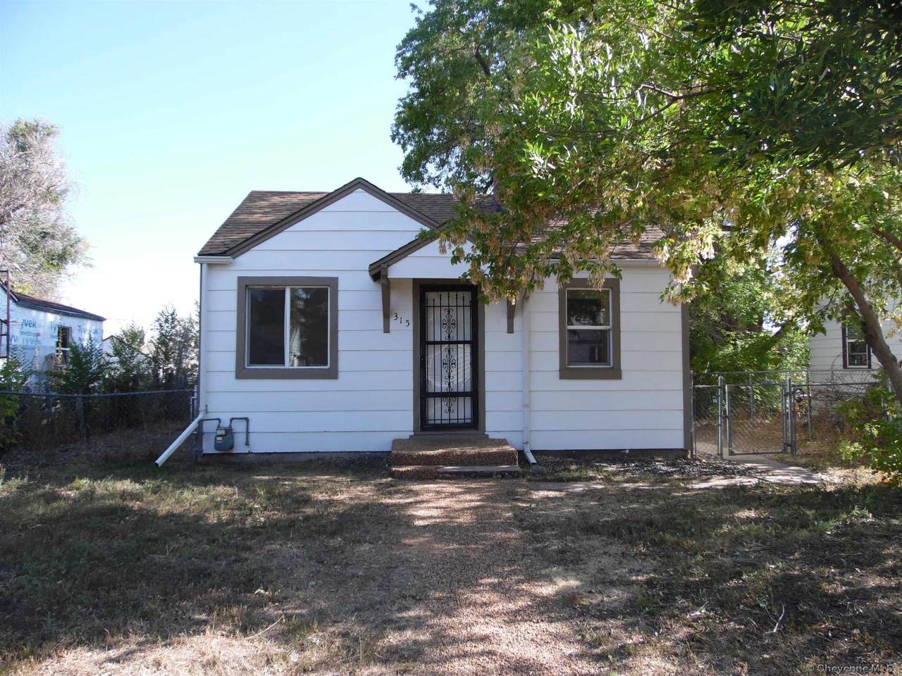315 4TH ST - Photo 1