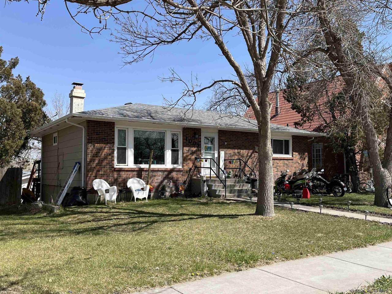 1002 9TH ST - Photo 1