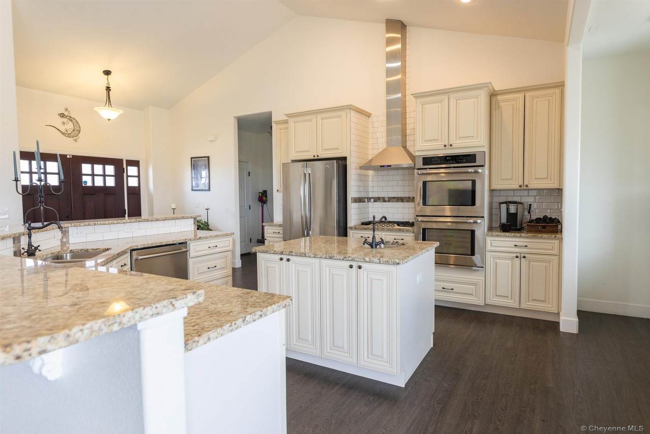 694 Jaymers Ln - Photo 1