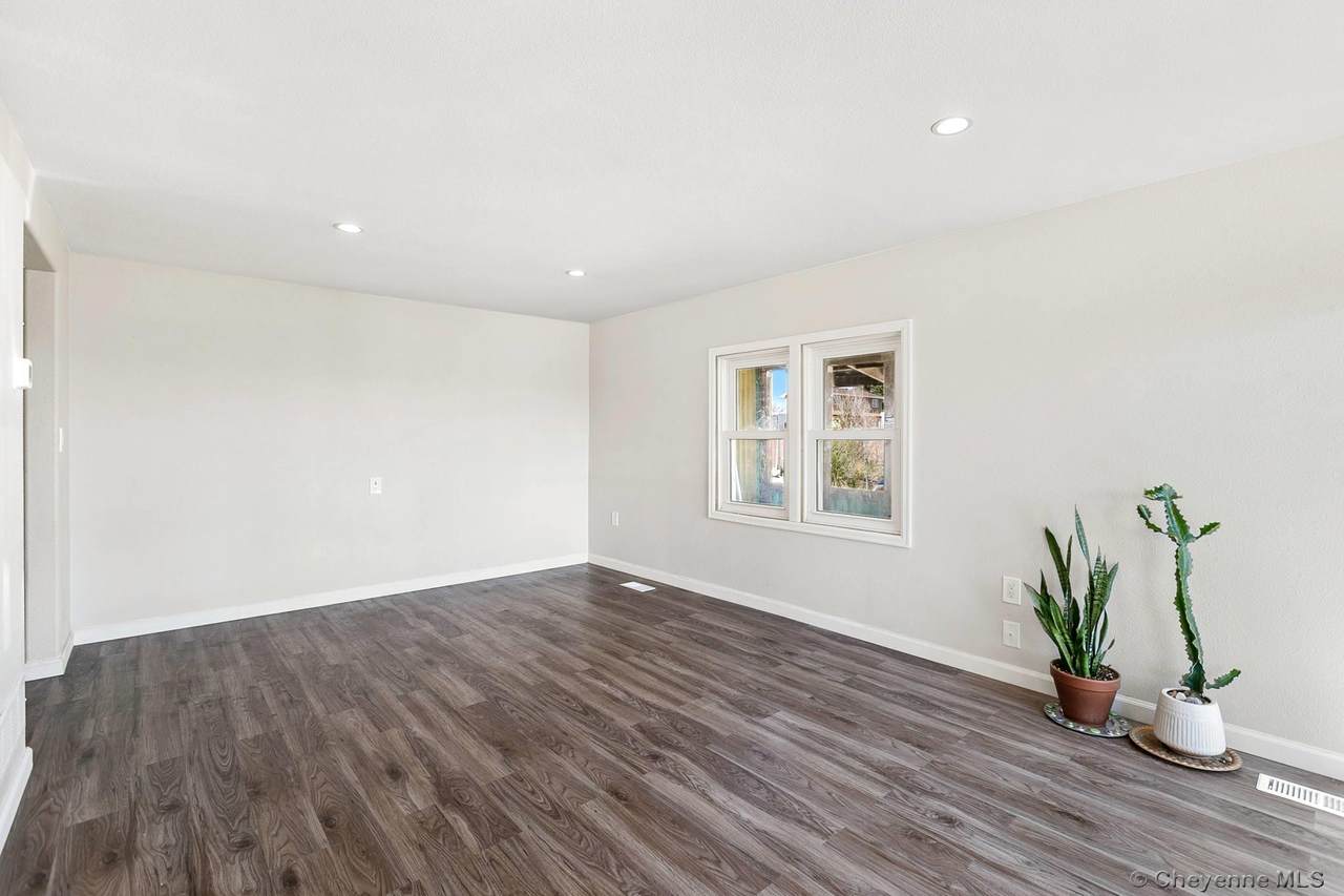 2508 8TH ST - Photo 1