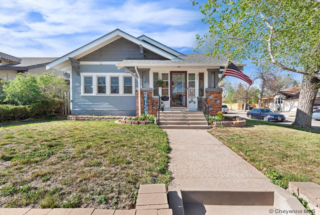 222 Pershing Blvd - Photo 1