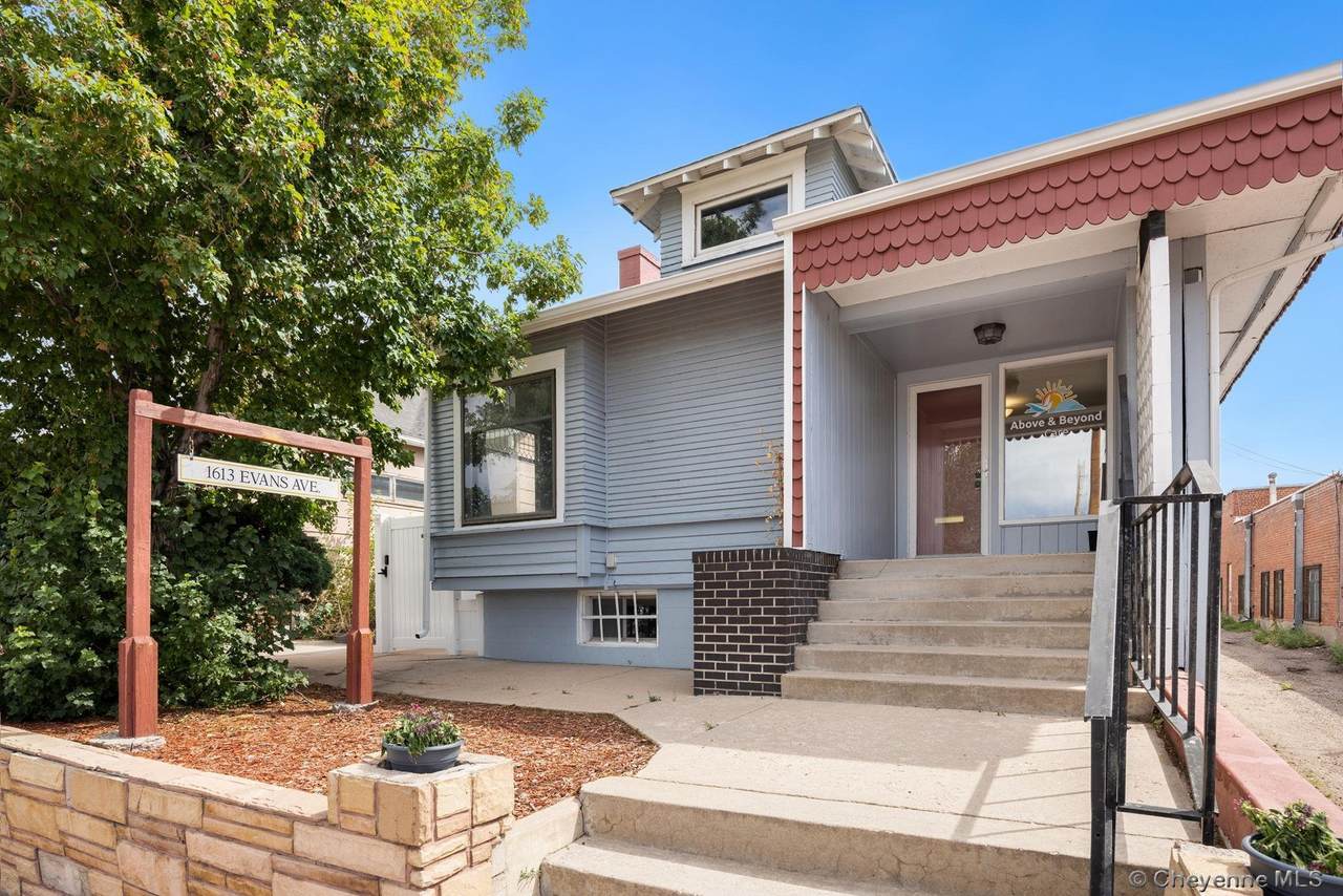 1613 Evans Ave - Photo 1
