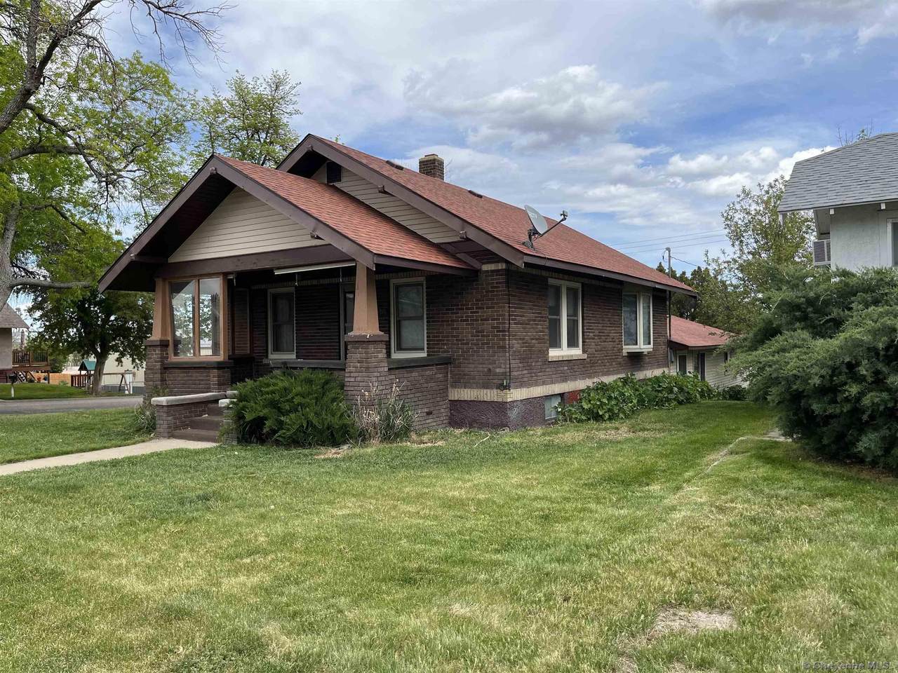 1008 9TH ST - Photo 1