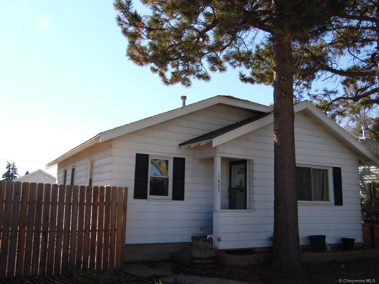 1605 15TH ST - Photo 1