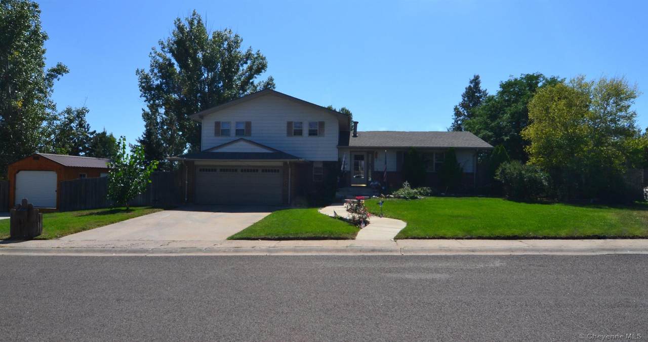697 Cottonwood Dr - Photo 1