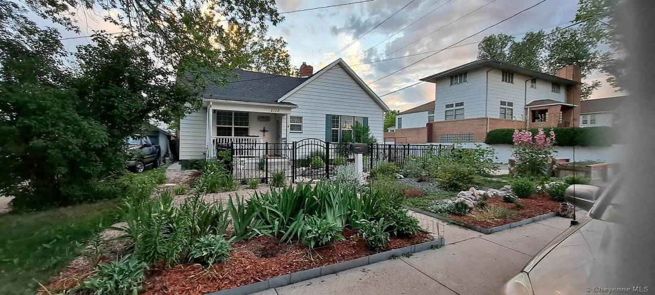 2110 Bradley Ave - Photo 1