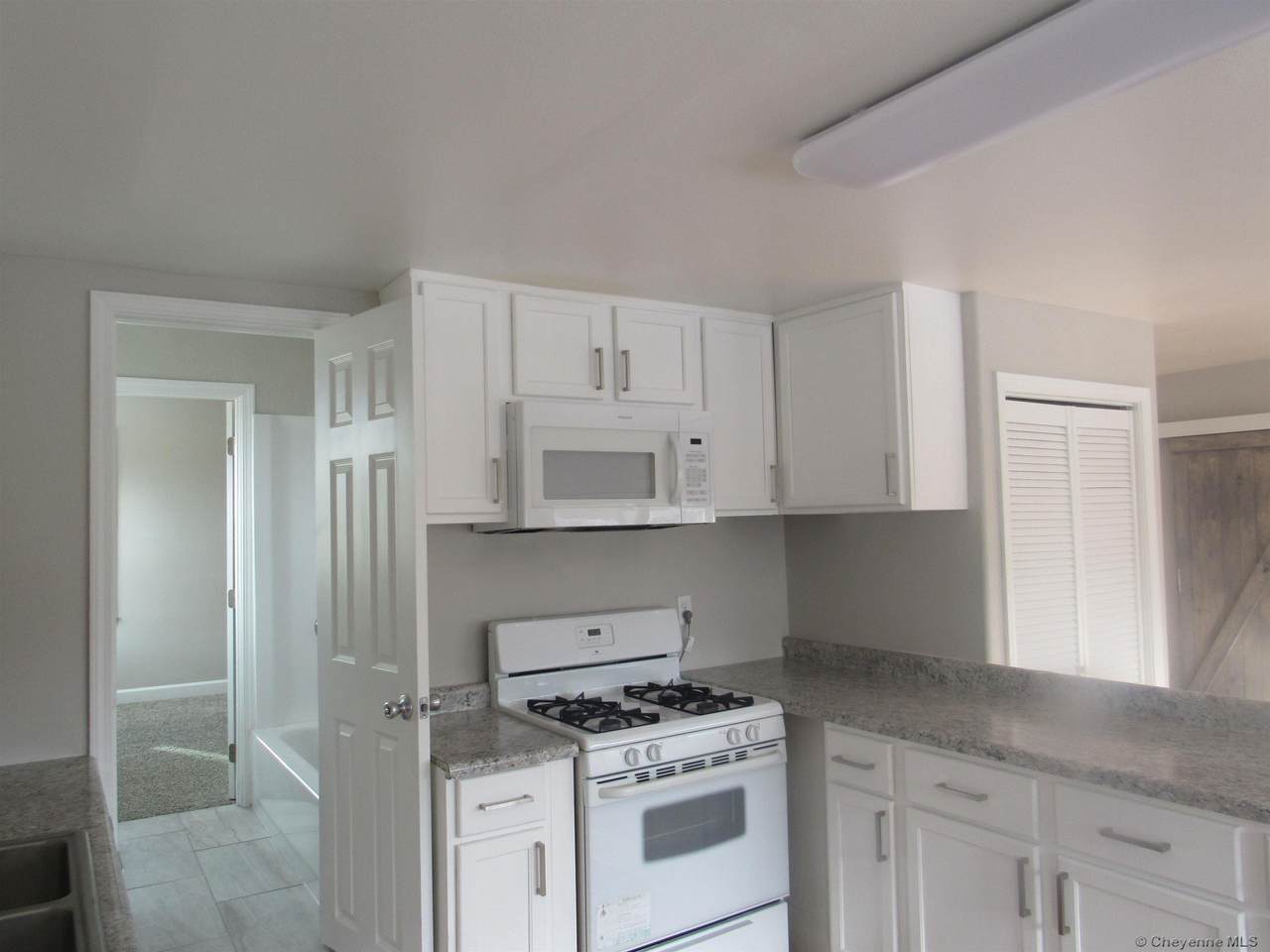 1114 Carbon Ave - Photo 1