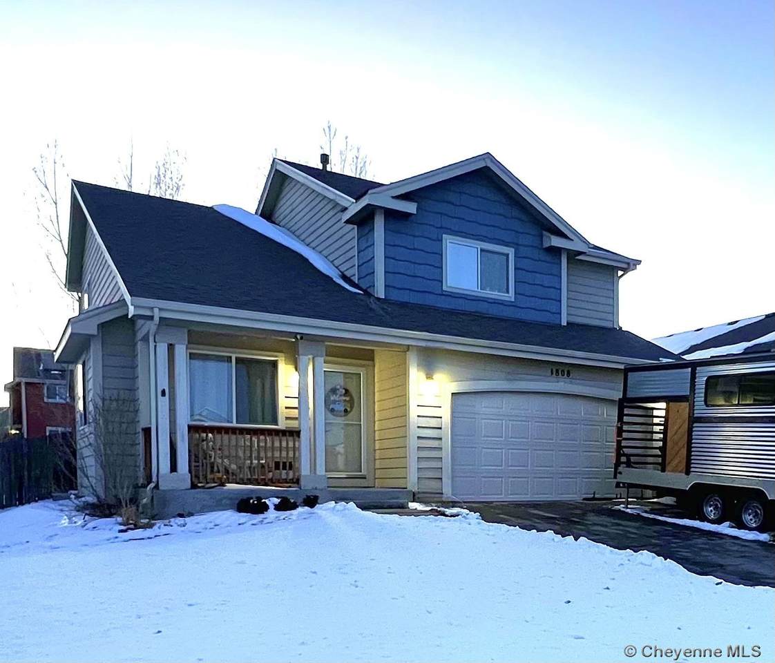 1808 Meadow Dr - Photo 1