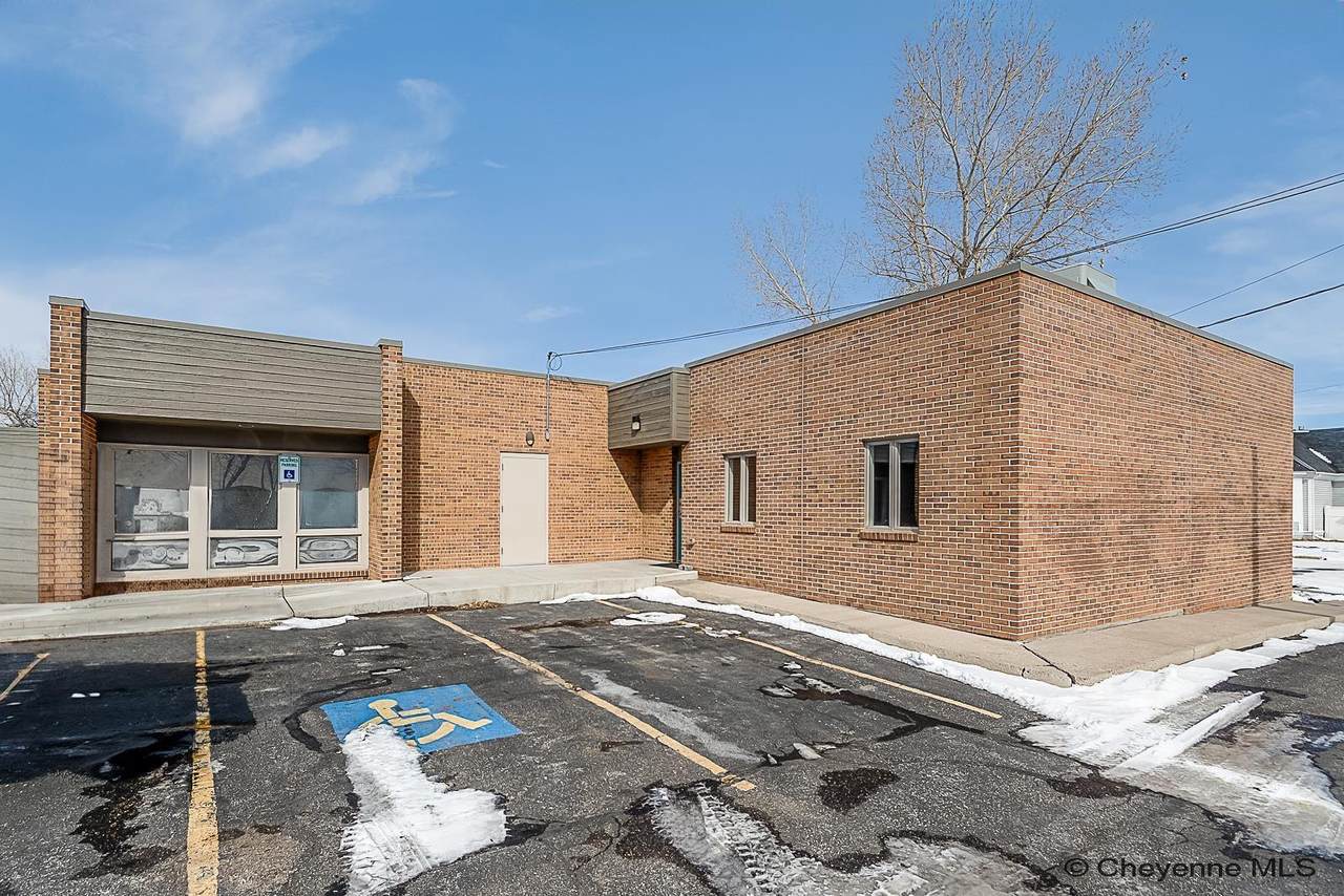 433 19TH ST - Photo 1