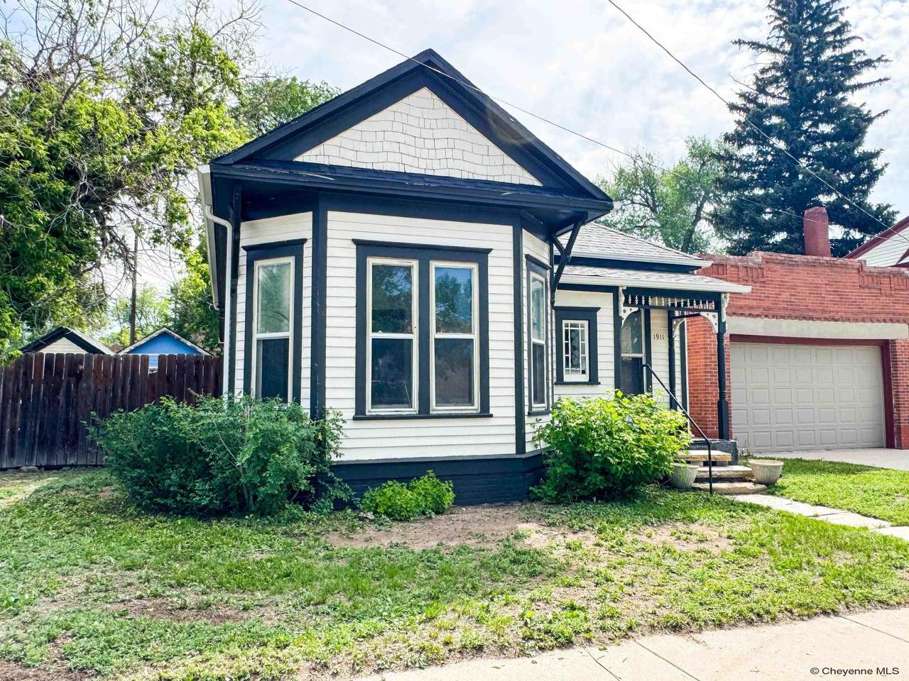 1911 Seymour Ave - Photo 1
