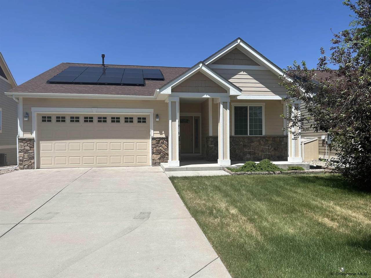 1218 Wendy Ln - Photo 1