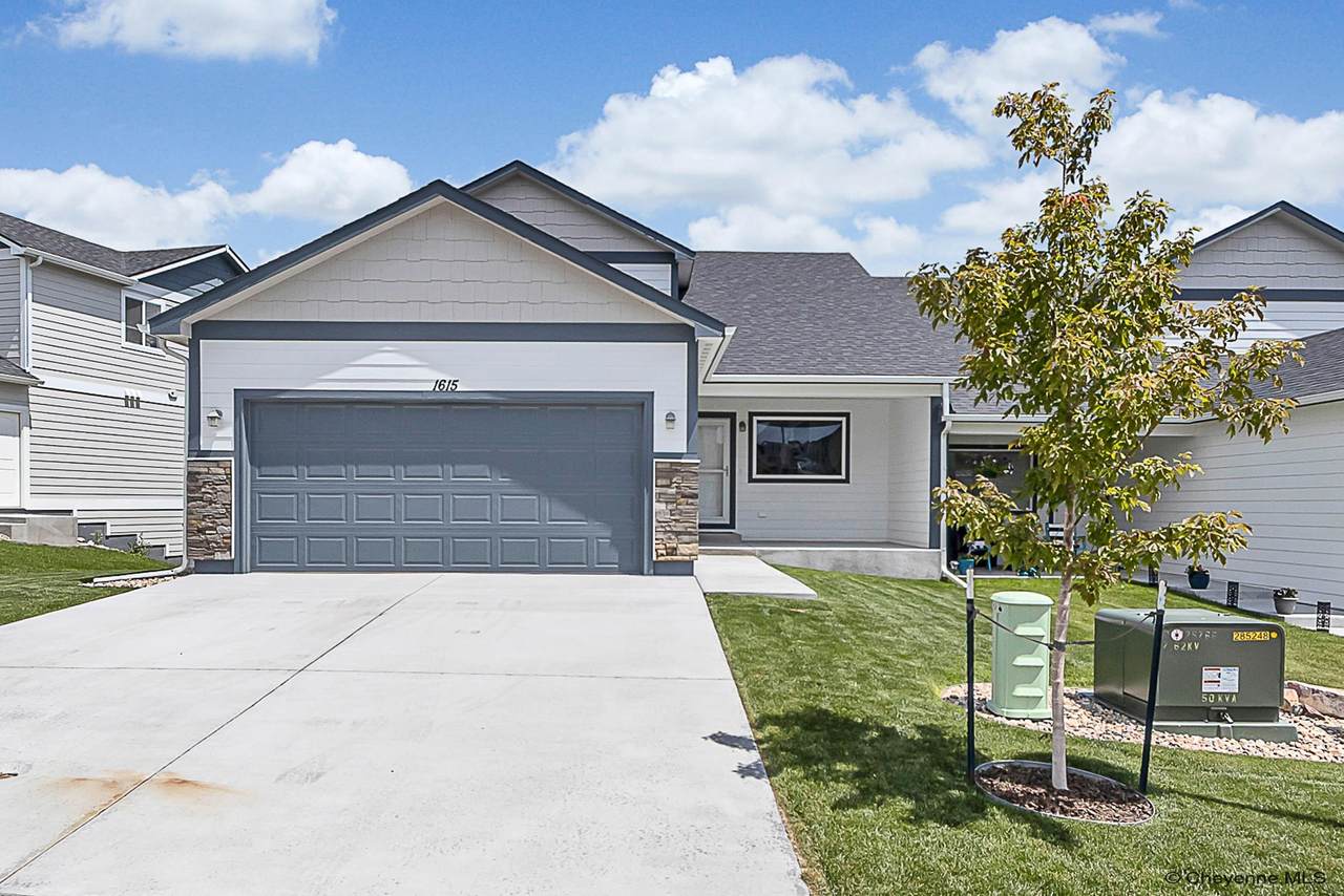 1615 Alyssaelaine Dr - Photo 1