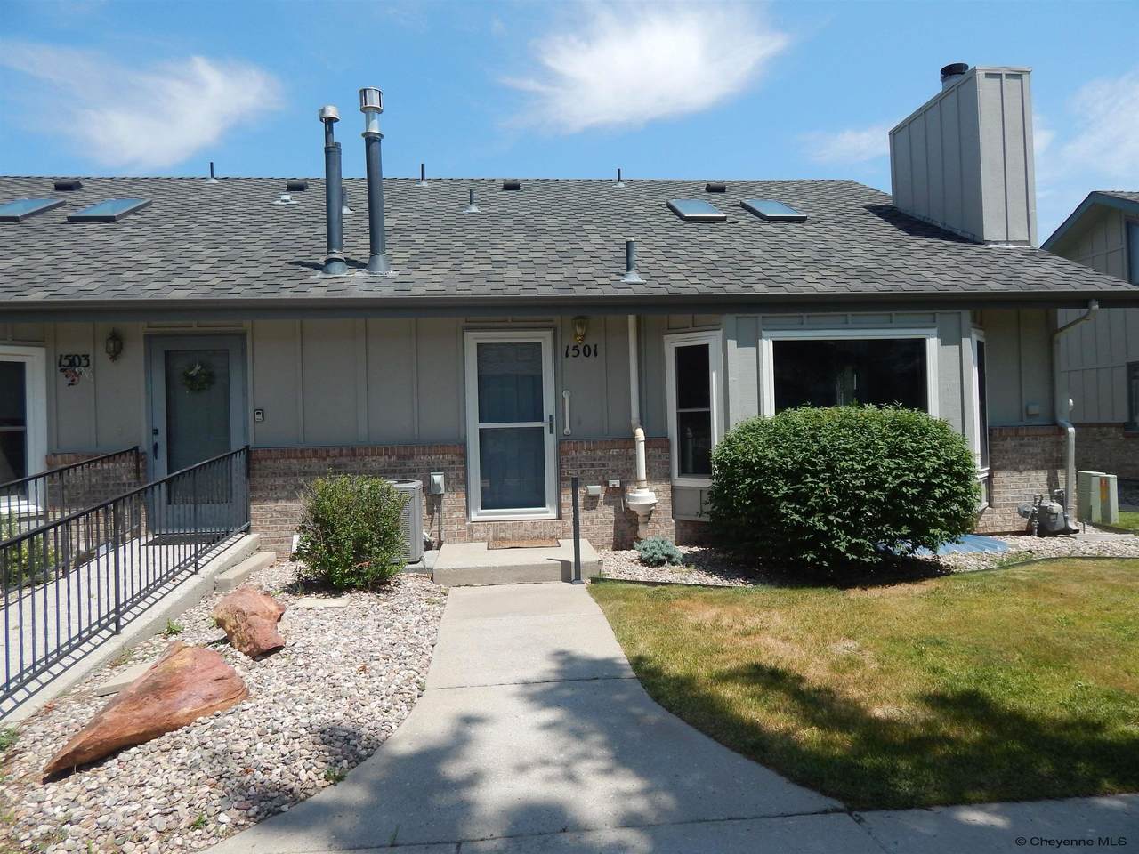 1501 Trent Ct - Photo 1