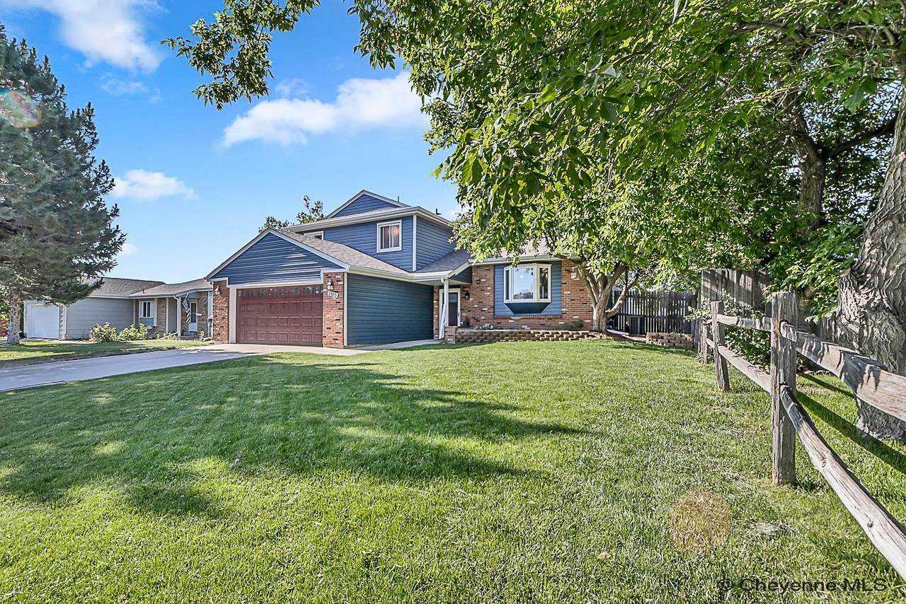 2105 Briarwood Ln - Photo 1