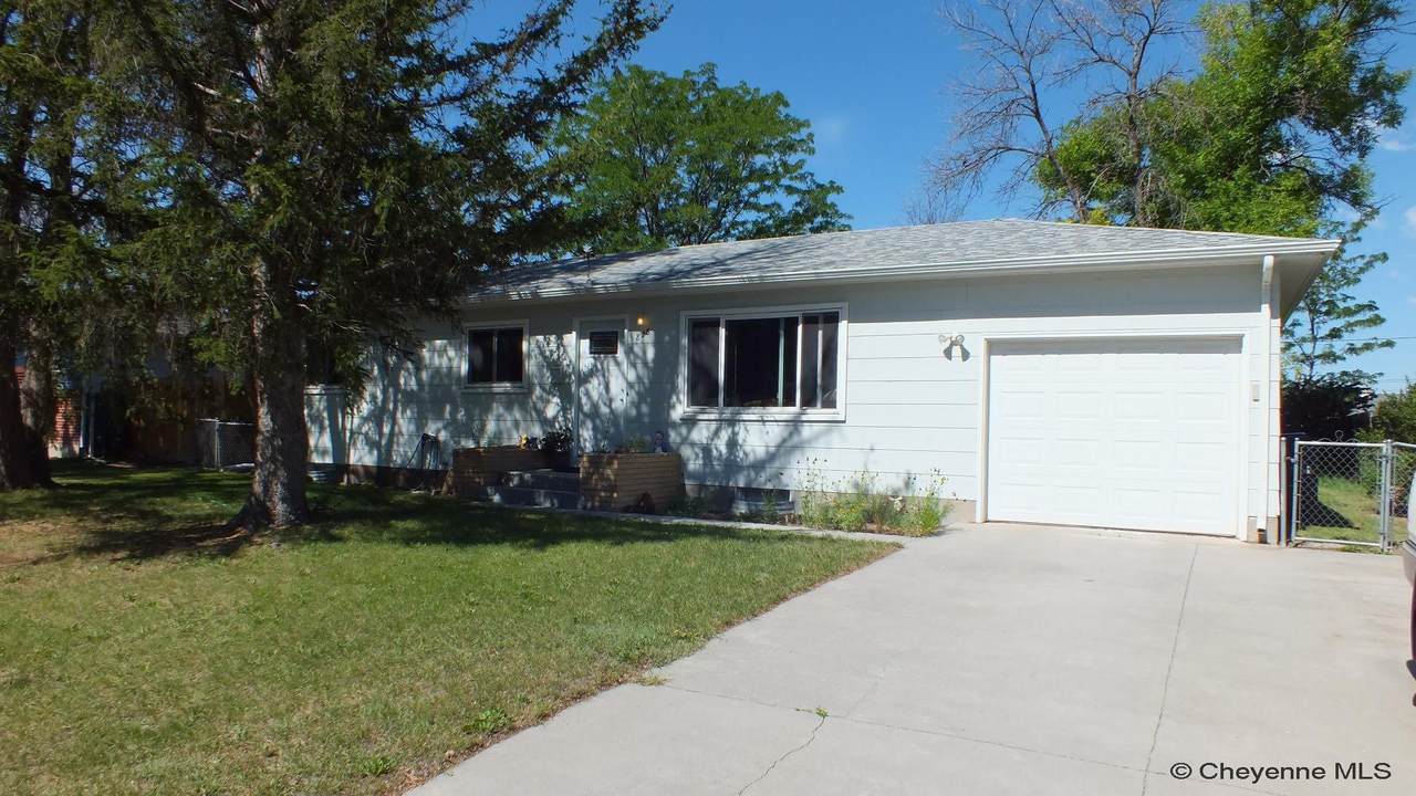 828 Sun Valley Dr - Photo 1