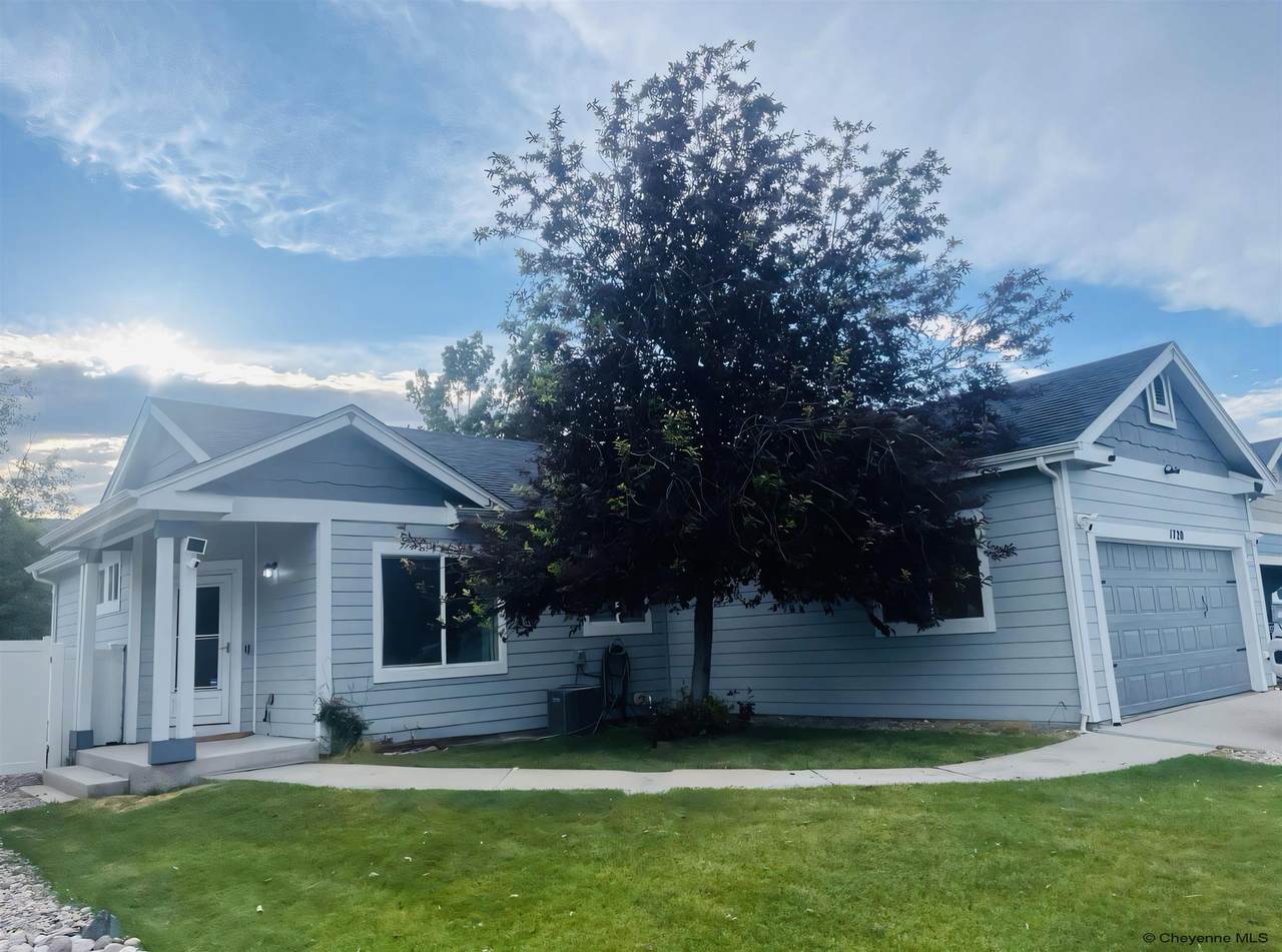 1720 Maroon Dr - Photo 1