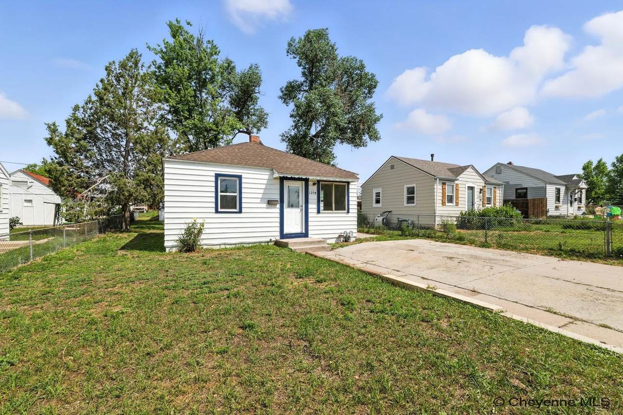 1204 6TH ST - Photo 1