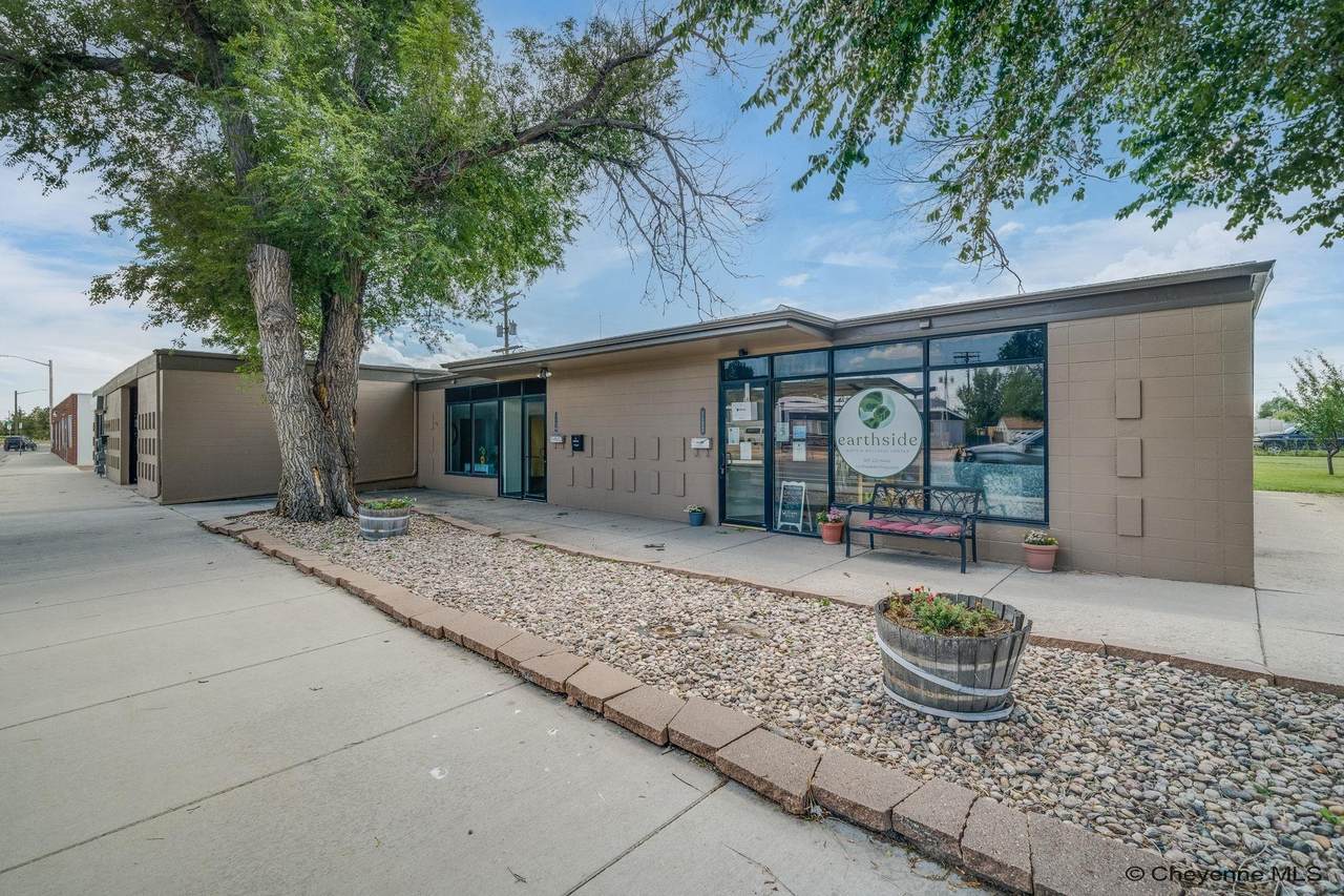 1120 Logan Ave - Photo 1