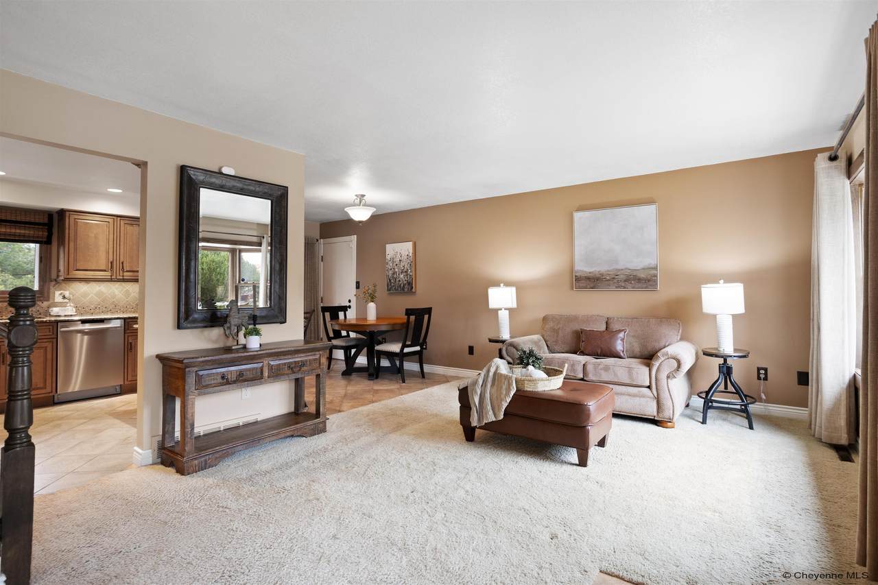5130 Roundtop Dr - Photo 1