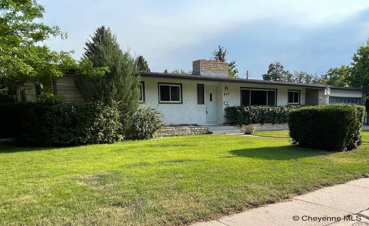 945 Melton St - Photo 1
