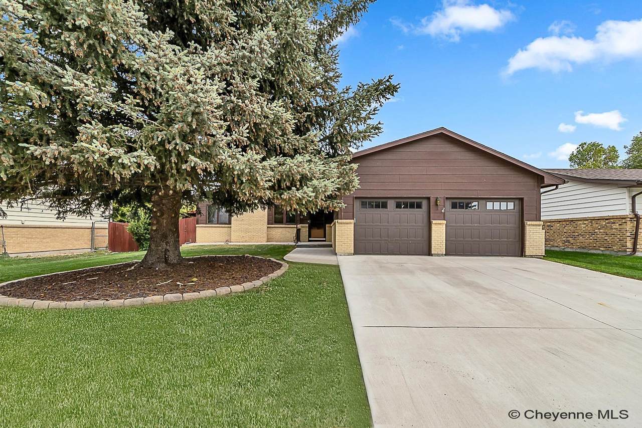 2640 Sagebrush Ave - Photo 1