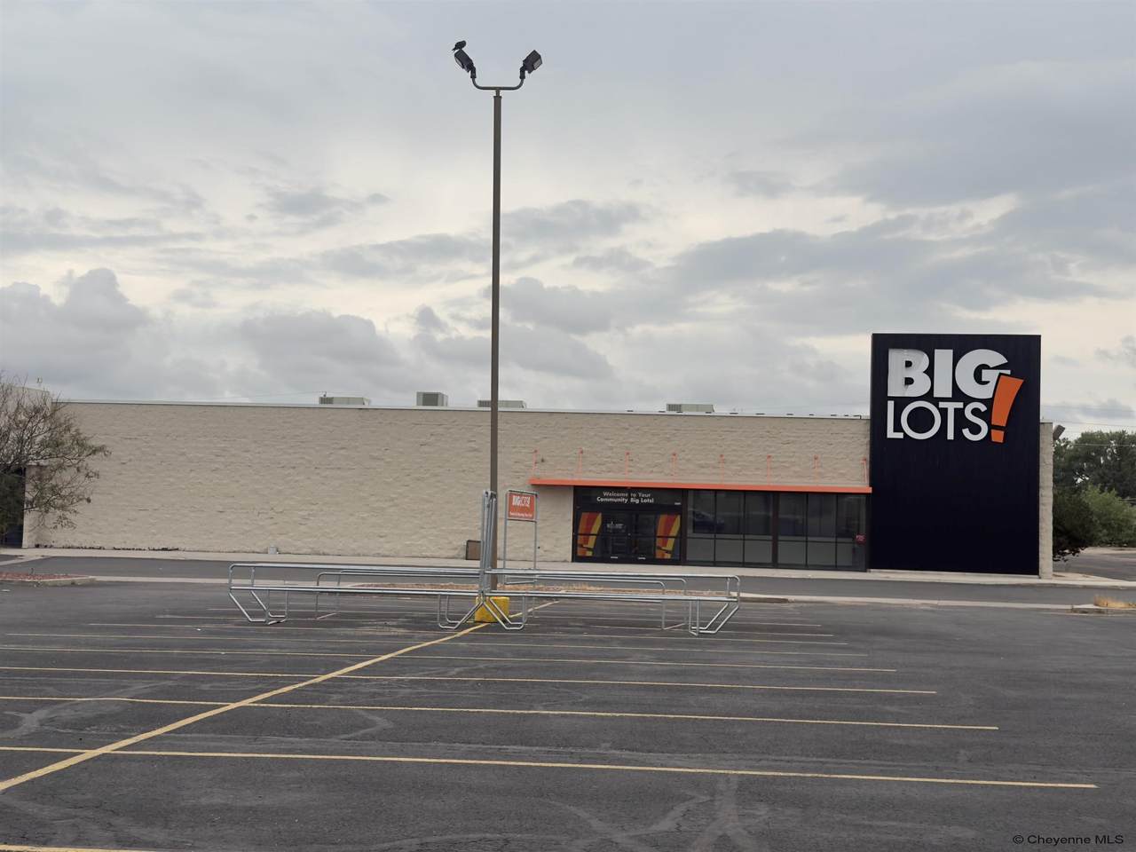 3501 Lincolnway - Photo 1