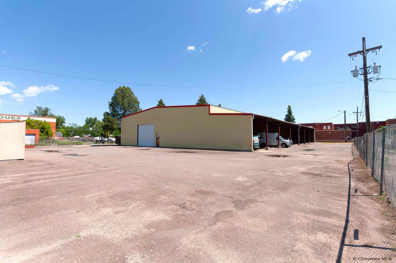 2222 Bent Ave - Photo 1