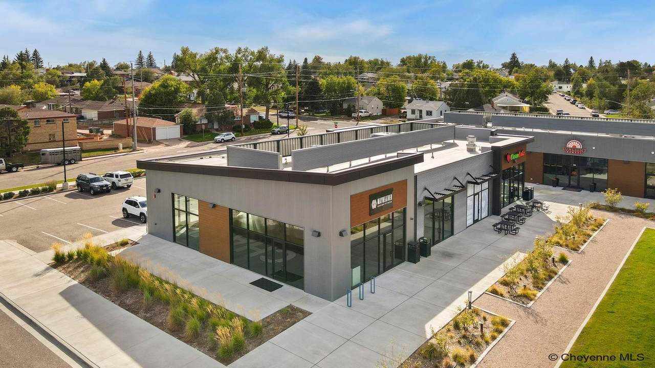 2300 Chestnut Dr - Photo 1