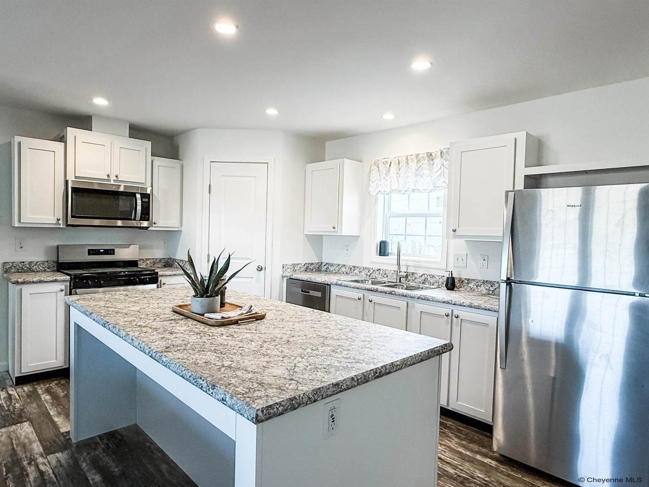 8906 Braehill Rd - Photo 1