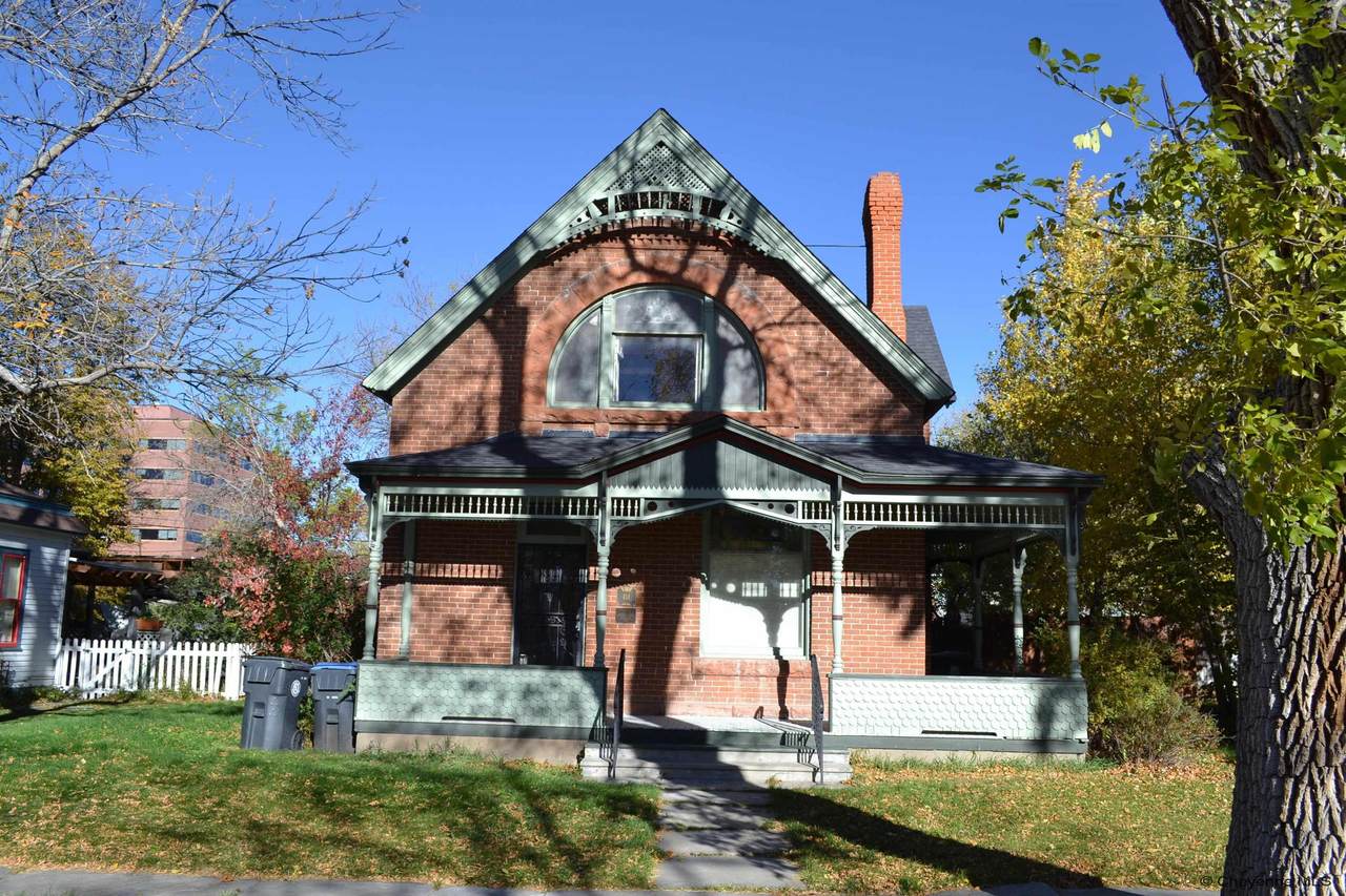 414 22ND ST - Photo 1