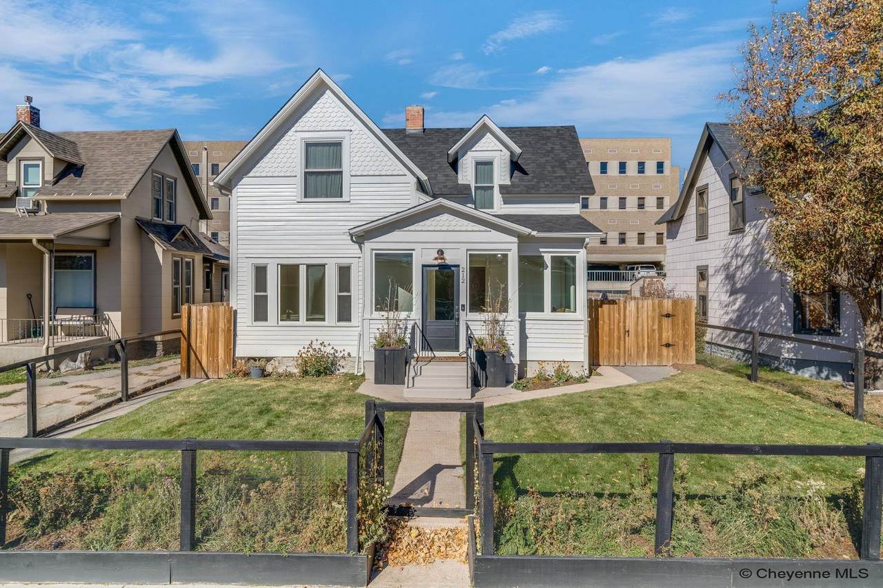 212 25TH ST - Photo 1