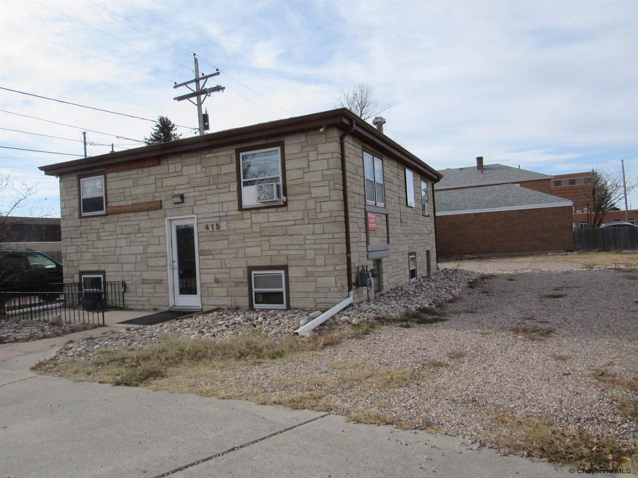 415 Pershing Blvd - Photo 1