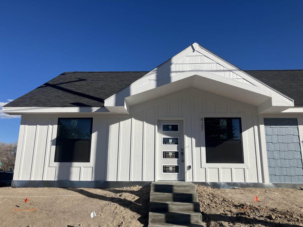 427 Snyder Ave - Photo 1