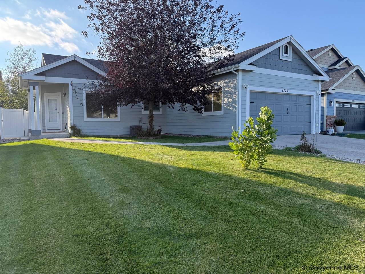 1720 Maroon Dr - Photo 1