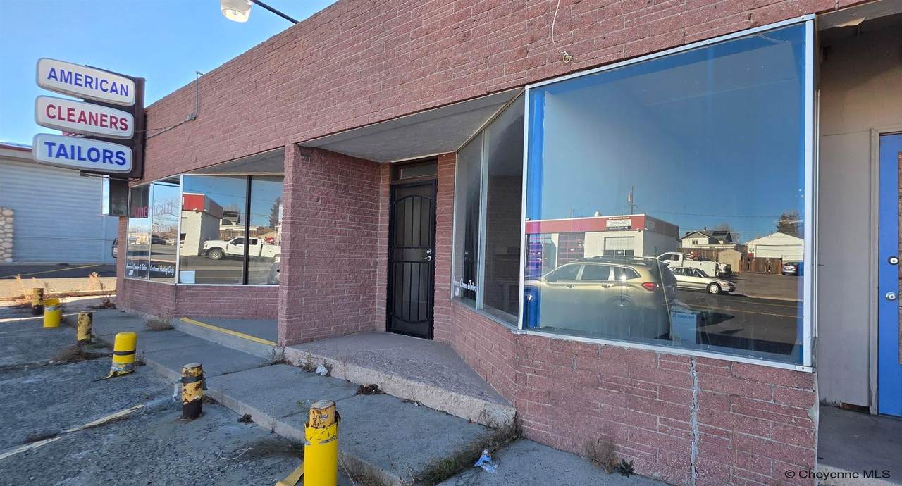 2107 Lincolnway - Photo 1