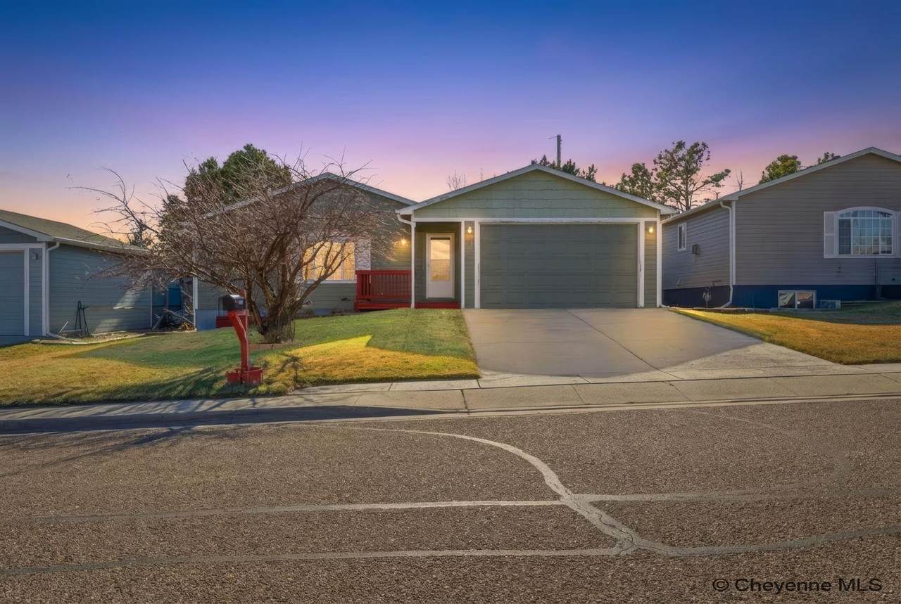 3911 Laramie St - Photo 1