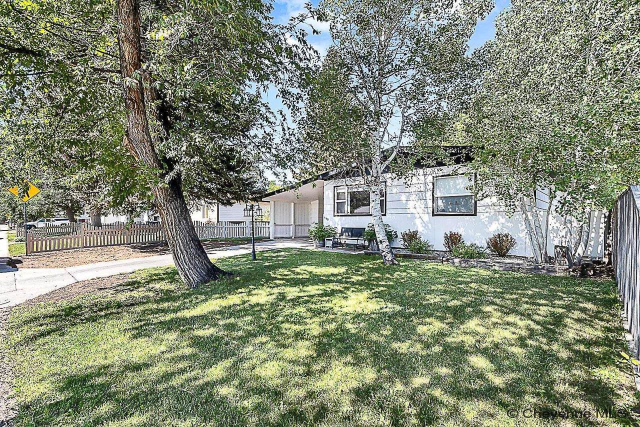 840 Stevens Dr - Photo 1