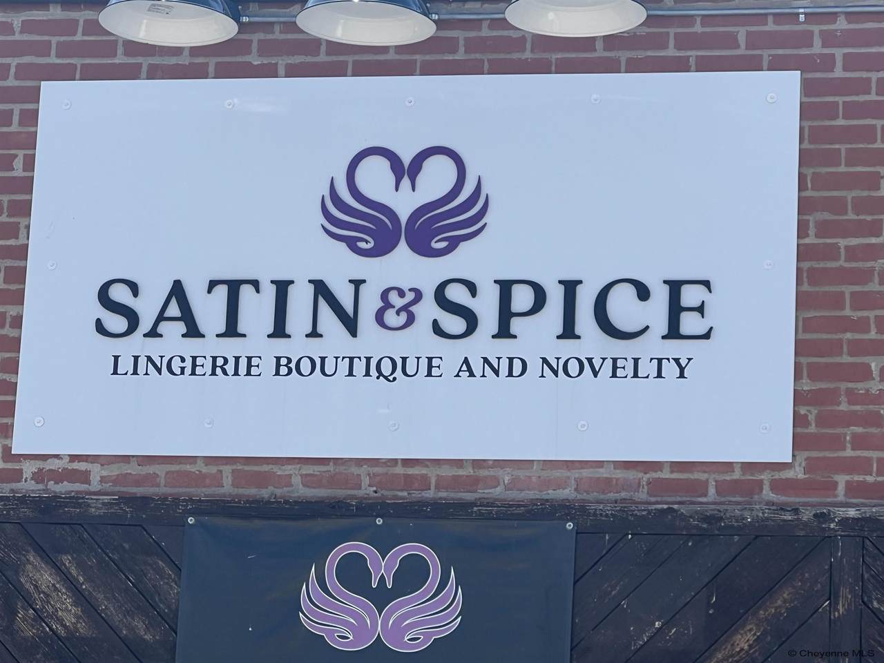 803 21ST ST - Photo 1