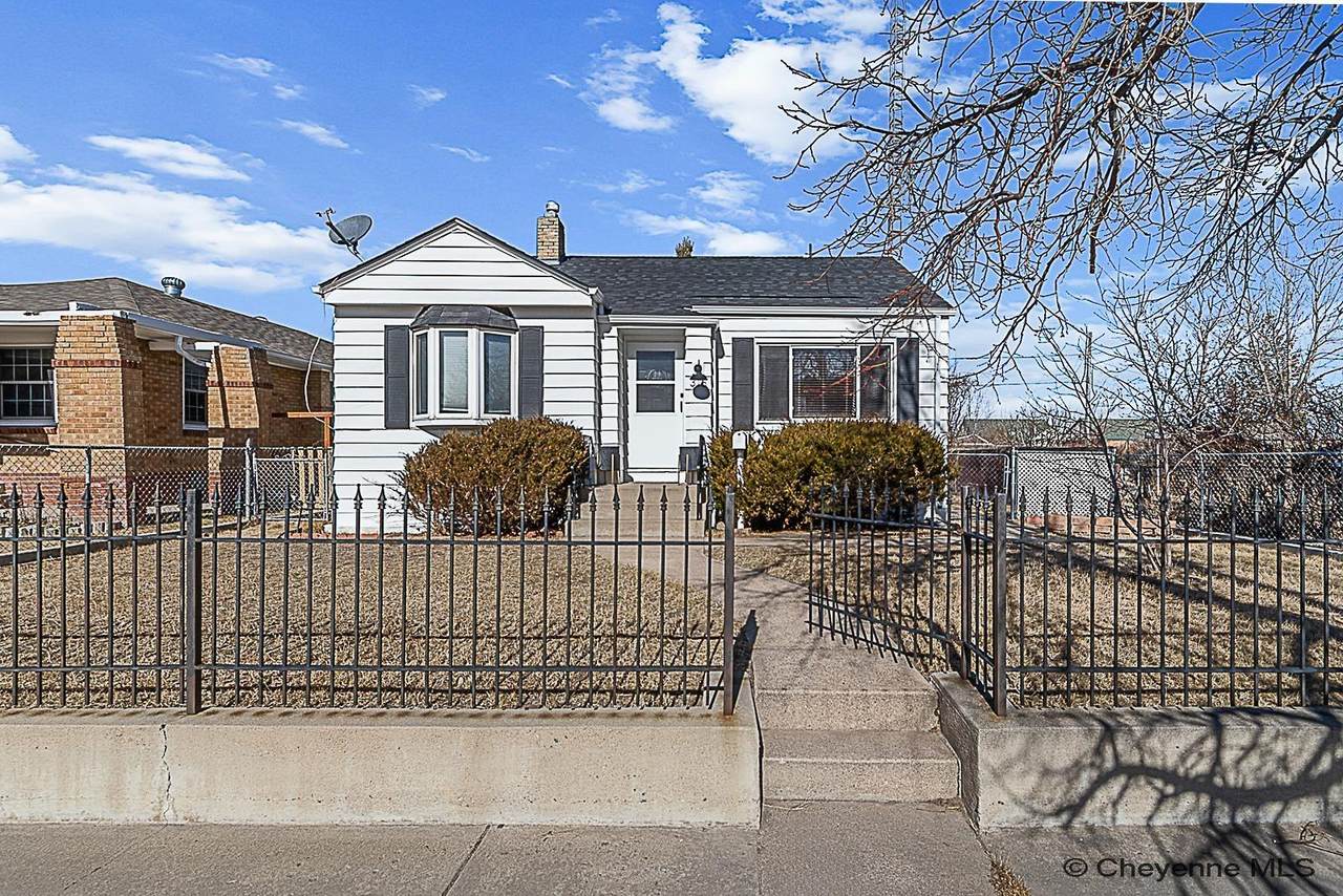 316 Pershing Blvd - Photo 1