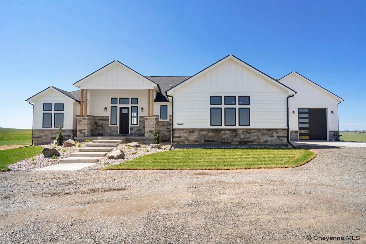 2593 Mccrae Rd - Photo 1