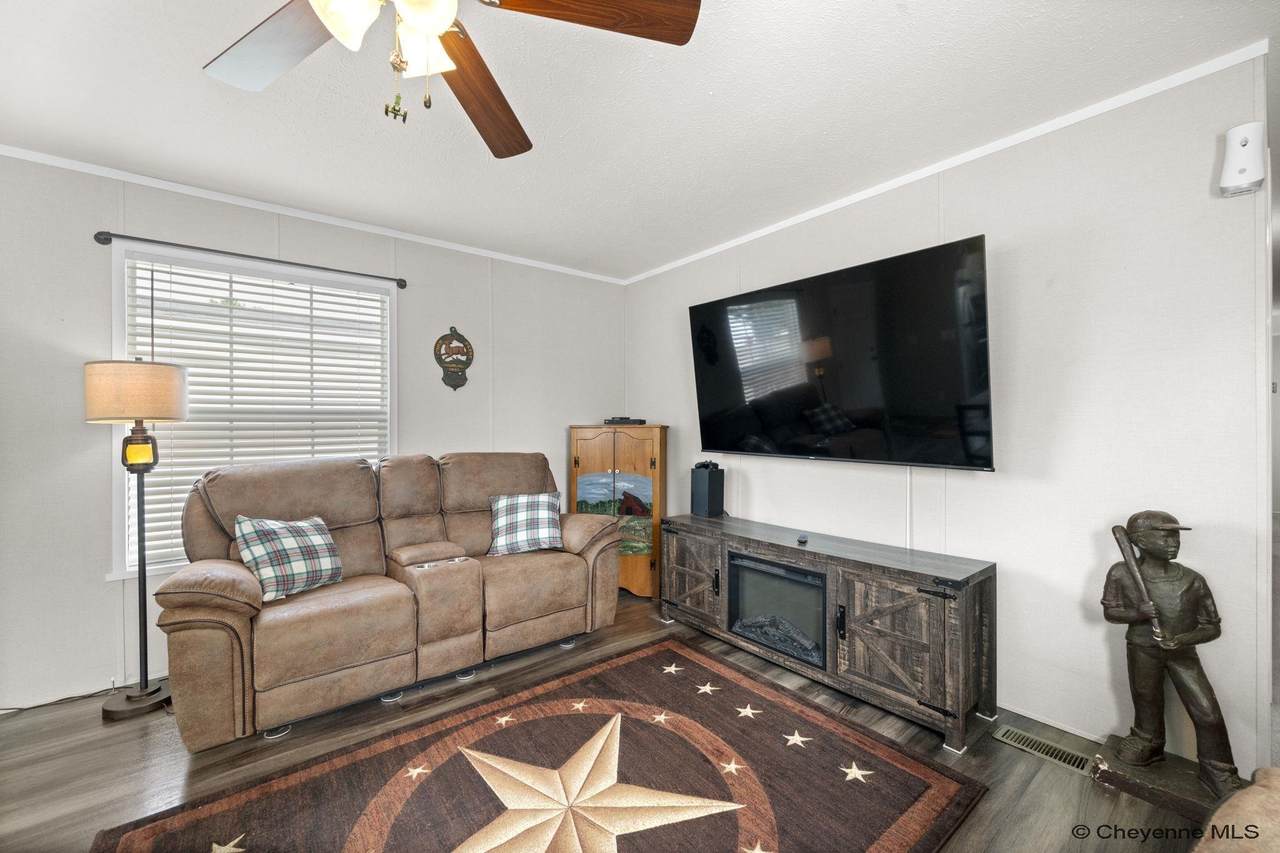 https://bt-photos.global.ssl.fastly.net/cheyenne/1280_boomver_2_100765-2.jpg