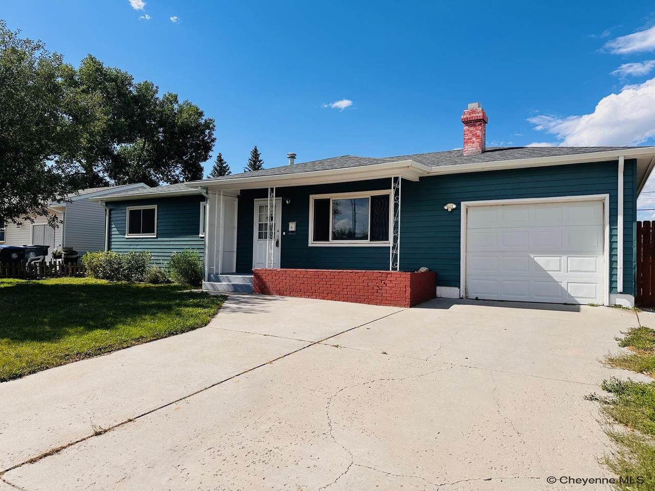 3946 6TH ST - Photo 1