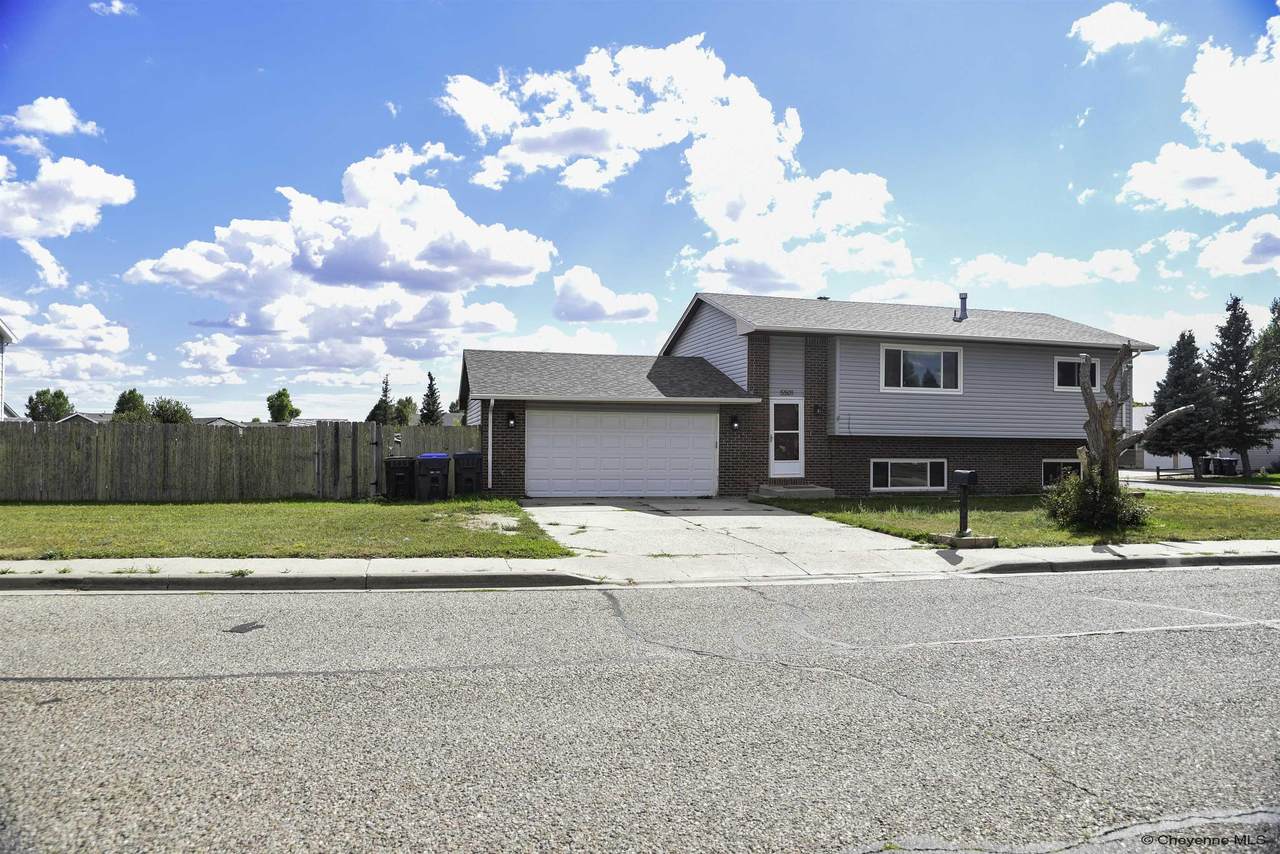 5501 Independence Dr - Photo 1