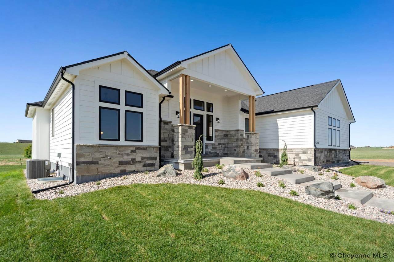 2593 Mccrae Rd - Photo 1